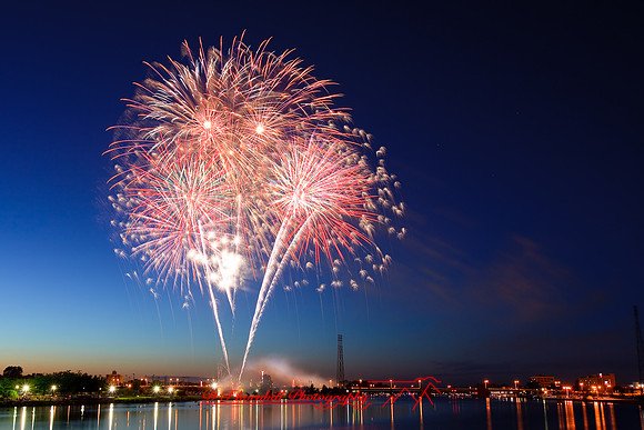 bay-city-fireworks-2010_11