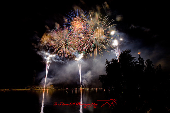 bay_city_fireworks-2008_09