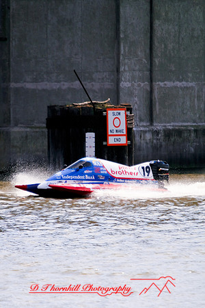 river_roar-fox_racing-2008_04.jpg
