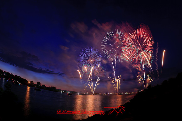 bay-city-fireworks-kath-2011-04