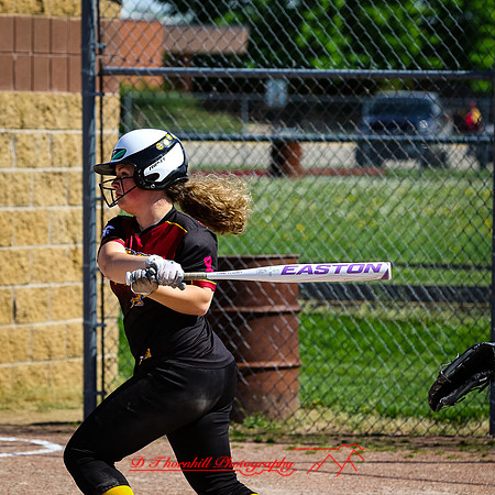meg sofball 2022.05.23 - 004