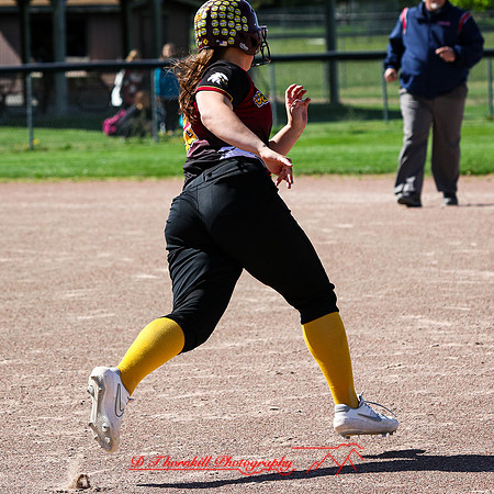 meg sofball 2022.05.23 - 012