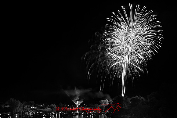 saginaw-fireworks-infrared-2011_10-12-nik