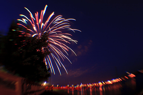 bay-city-fireworks-2012-images-funky-04