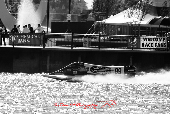 river-roar-2011-saturday-random-018