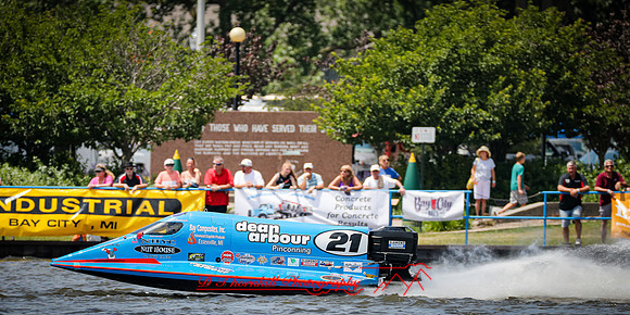 rocking on the river-2019-033