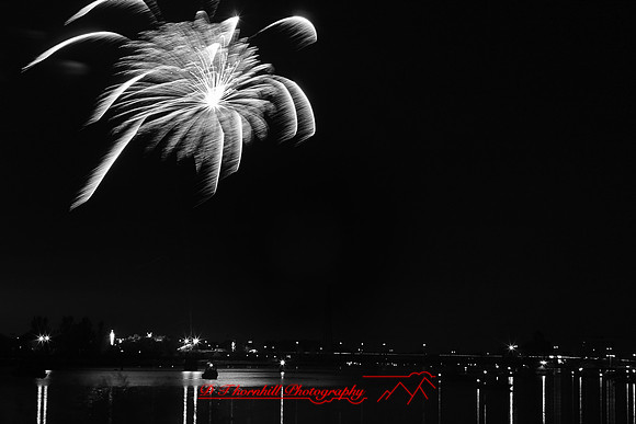 bay-city-fireworks-infrared-2011-04-nik