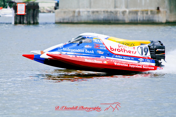 river_roar-fox_racing-2008_21.jpg