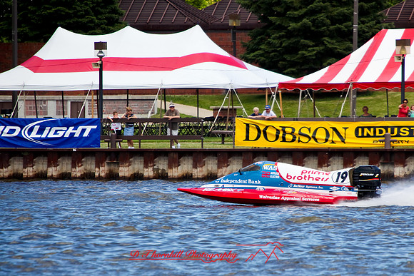 river-roar-fox-racing-2009_09.jpg