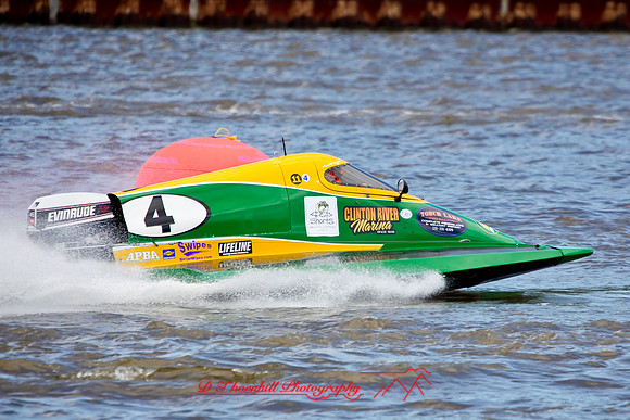 river-roar-friday-2009_017.jpg