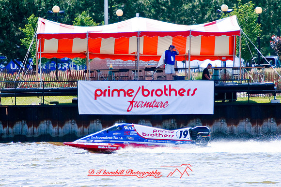 river_roar-fox_racing-2008_14.jpg