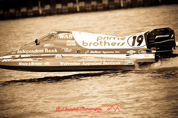 river_roar-fox_racing-2008_22.jpg