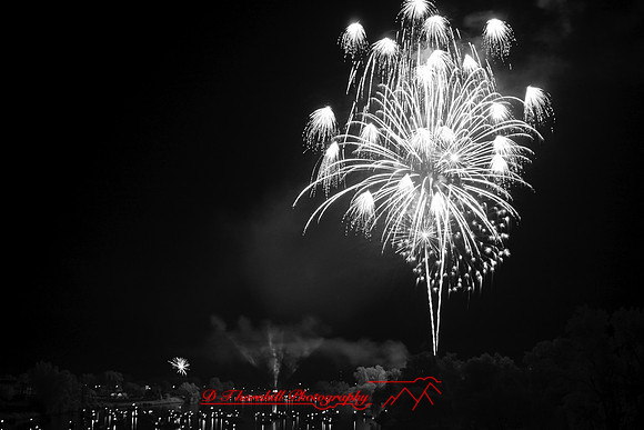 saginaw-fireworks-infrared-2011_10-07