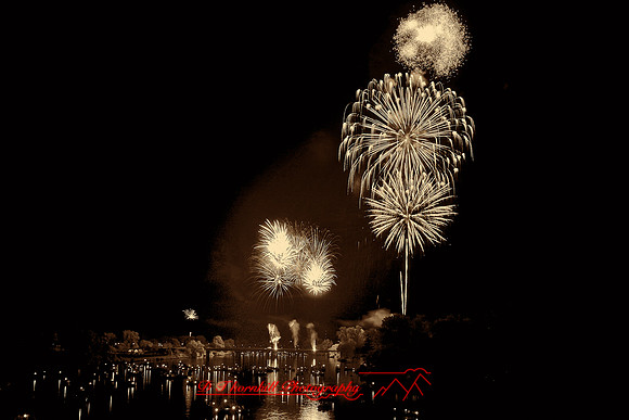 saginaw-fireworks-infrared-2011_10-03-nik