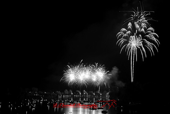 saginaw-fireworks-infrared-2011_10-10