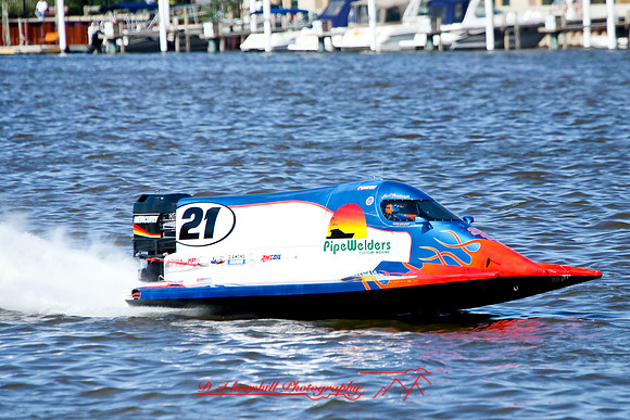 river-roar-friday-2009_100.jpg