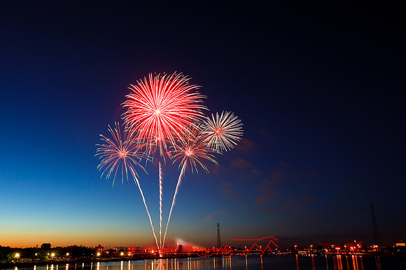 bay-city-fireworks-2010_03