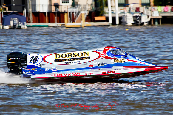 river-roar-friday-2009_064.jpg