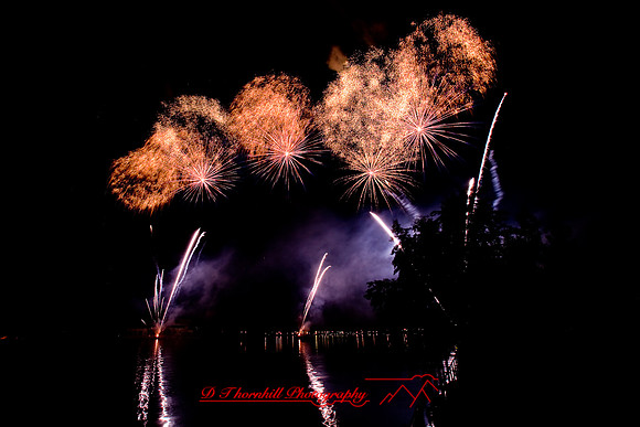 bay_city_fireworks-2008_08