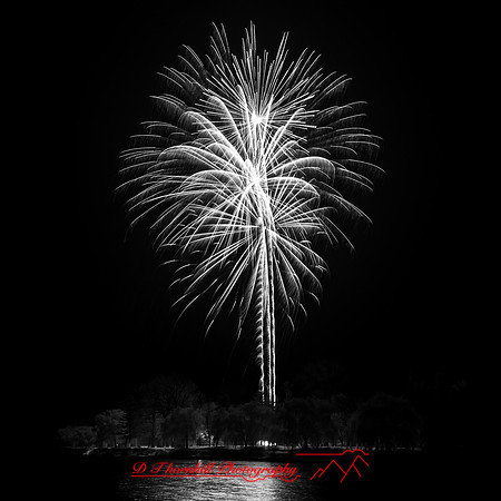 Saginaw Infrared Christmas Fireworks 2018 015